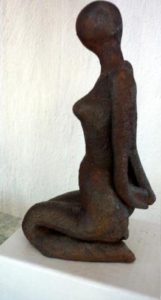 kleine Sitzende, 14cm, Terrakotta